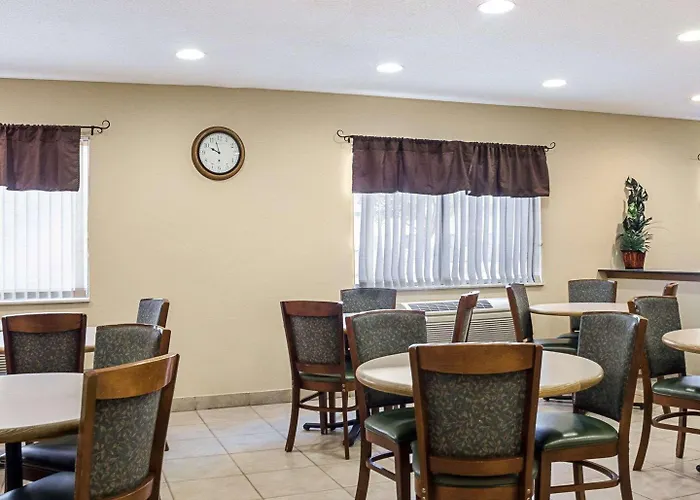 Travelodge By Wyndham Fargo