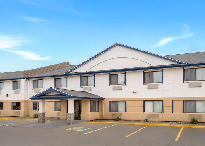 Travelodge By Wyndham Hotel 2*