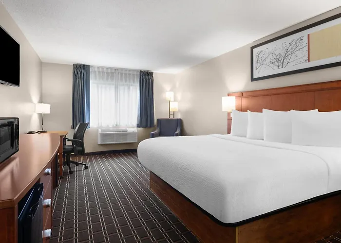 Travelodge By Wyndham Hotel 2*