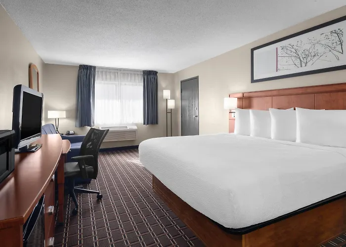 Travelodge By Wyndham Fargo