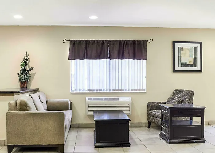 Travelodge By Wyndham Hotel 2*
