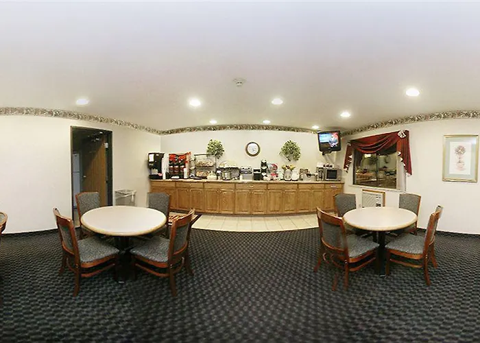 Travelodge By Wyndham Fargo